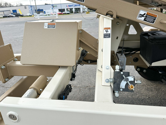 2023 Unverferth 3955XL Tender