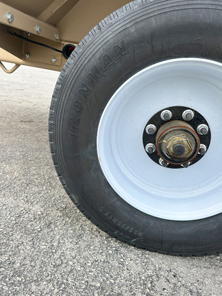 2023 Unverferth 3955XL Tender