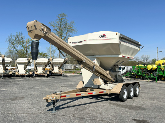 2012 Unverferth 3750 Tender