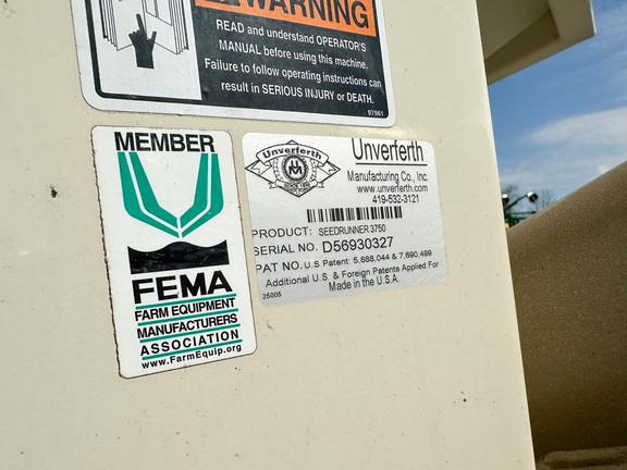 2012 Unverferth 3750 Tender