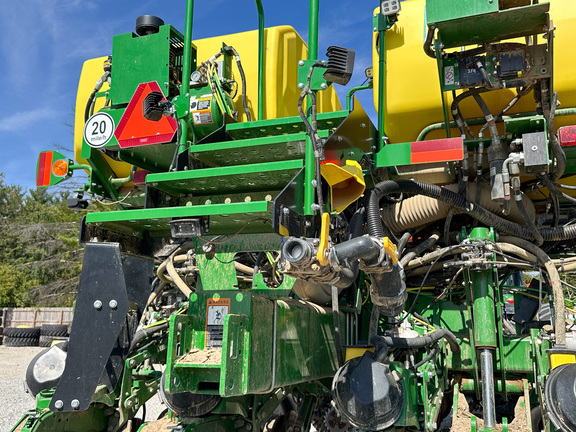 2023 John Deere 1775NT Planter