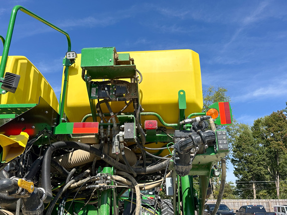 2023 John Deere 1775NT Planter