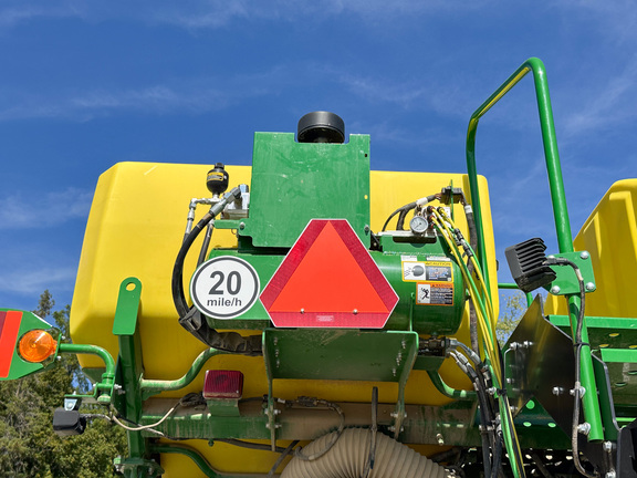 2023 John Deere 1775NT Planter