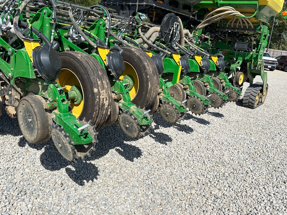 2023 John Deere 1775NT Planter
