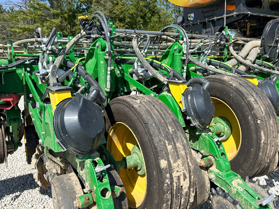 2023 John Deere 1775NT Planter
