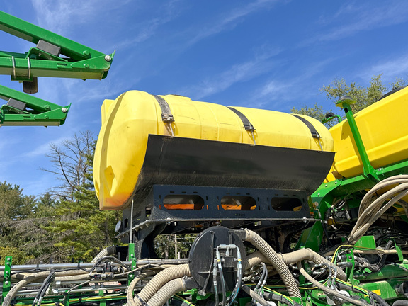 2023 John Deere 1775NT Planter