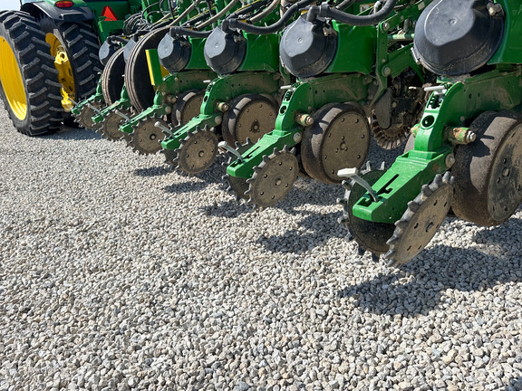 2023 John Deere 1775NT Planter