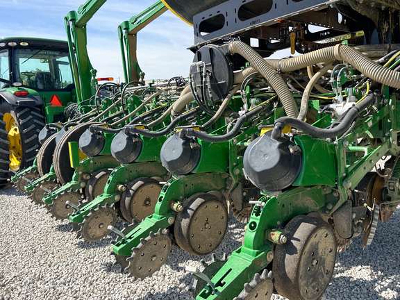 2023 John Deere 1775NT Planter