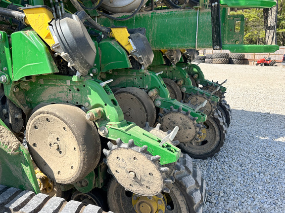 2023 John Deere 1775NT Planter