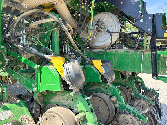 2023 John Deere 1775NT Planter