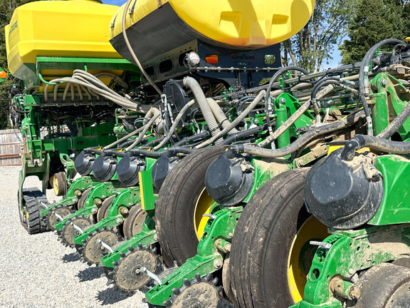 2023 John Deere 1775NT Planter