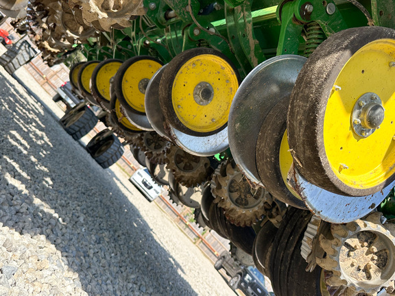 2023 John Deere 1775NT Planter