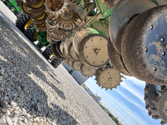 2023 John Deere 1775NT Planter