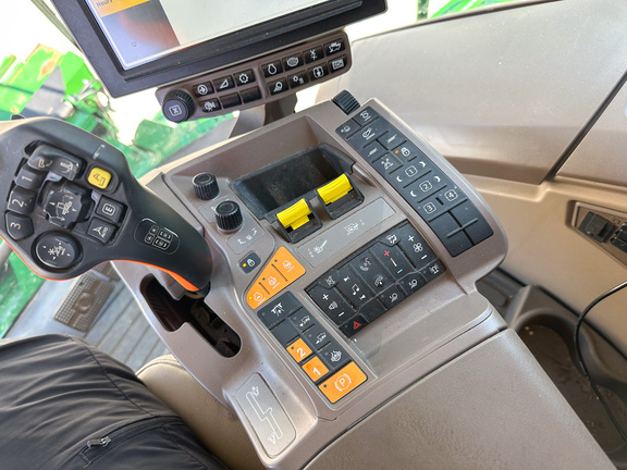 2023 John Deere S780 Combine