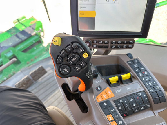 2023 John Deere S780 Combine