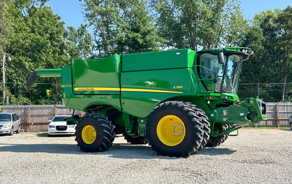 2023 John Deere S780 Combine