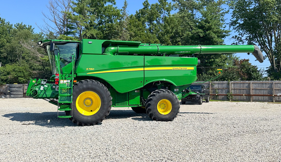2023 John Deere S780 Combine