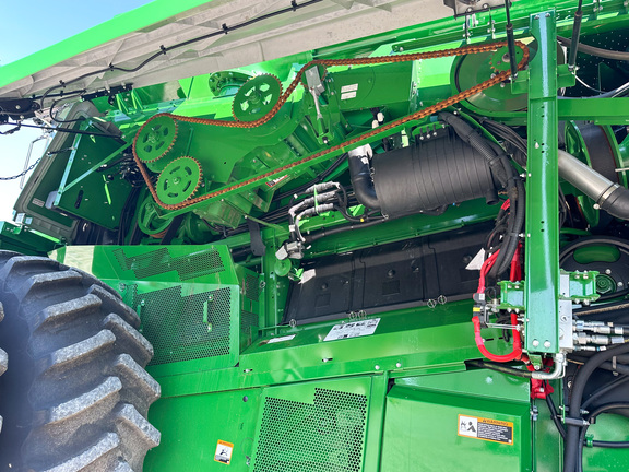 2023 John Deere S780 Combine