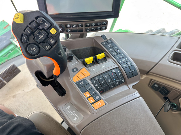 2023 John Deere S780 Combine