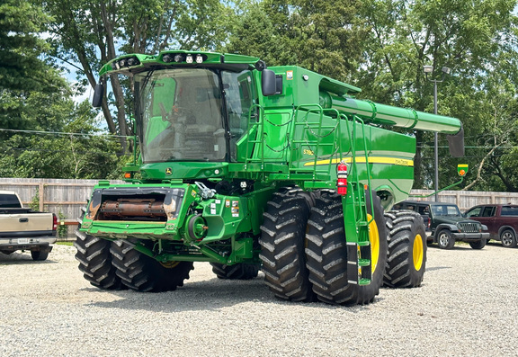 2023 John Deere S780 Combine