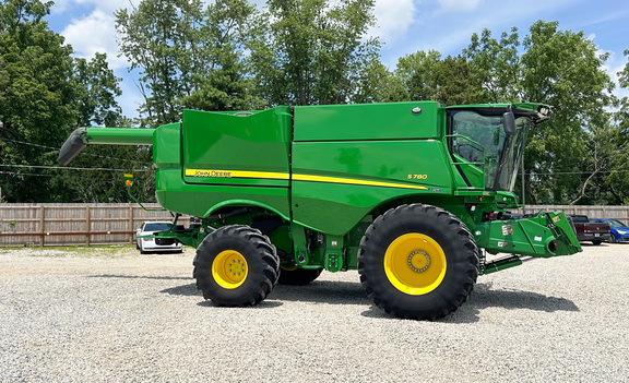 2023 John Deere S780 Combine