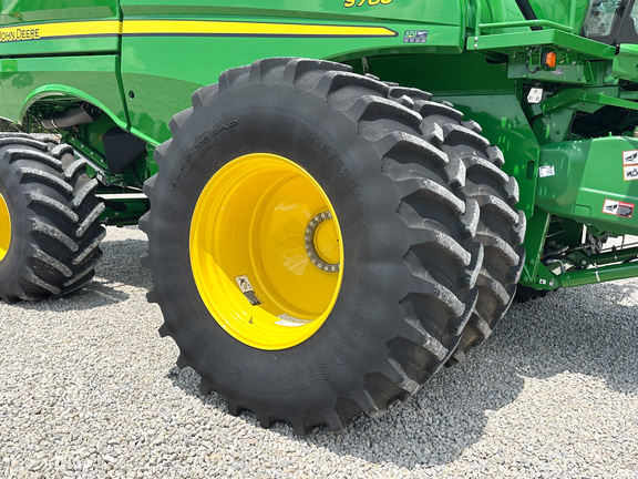 2023 John Deere S780 Combine