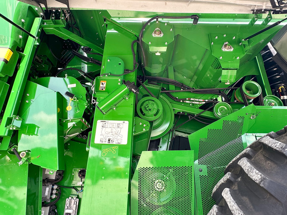 2023 John Deere S780 Combine