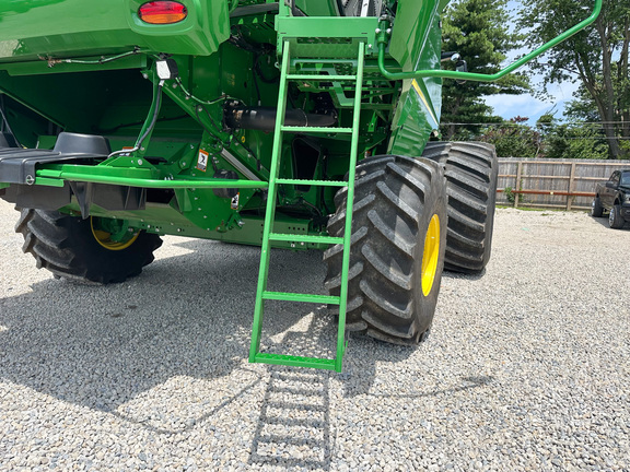 2023 John Deere S760 Combine