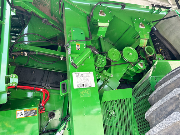 2023 John Deere S760 Combine