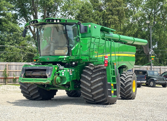 2023 John Deere S760 Combine