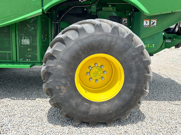 2023 John Deere S760 Combine