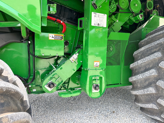 2023 John Deere S760 Combine