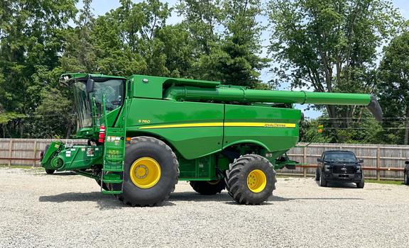2023 John Deere S760 Combine