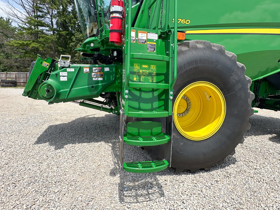 2023 John Deere S760 Combine
