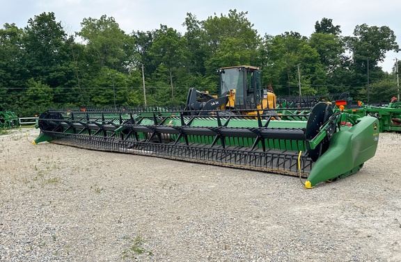 2018 John Deere 645FD Header Combine