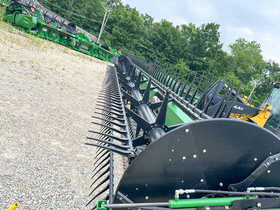 2018 John Deere 645FD Header Combine