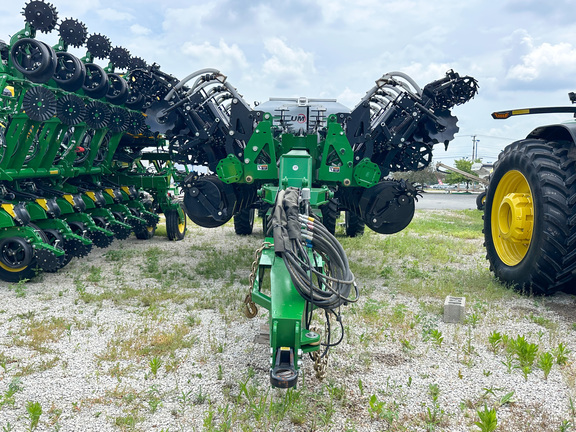 2024 Unverferth 2030-DT Strip Till