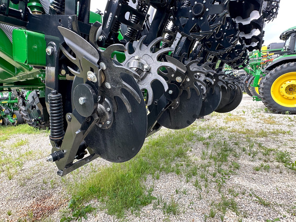 2024 Unverferth 2030-DT Strip Till