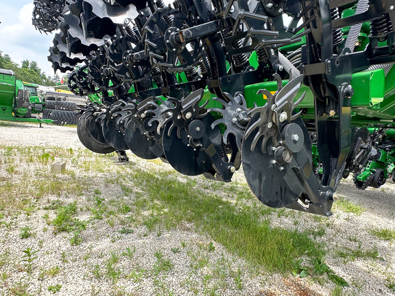 2024 Unverferth 2030-DT Strip Till