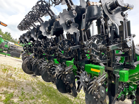 2024 Unverferth 2030-DT Strip Till