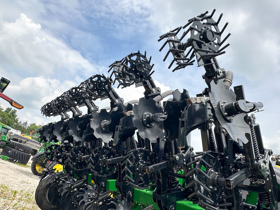 2024 Unverferth 2030-DT Strip Till