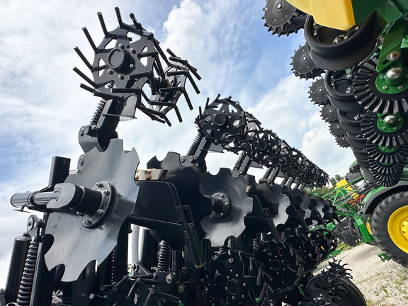 2024 Unverferth 2030-DT Strip Till