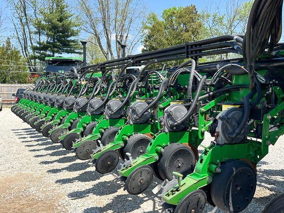 2011 John Deere DB90 Planter