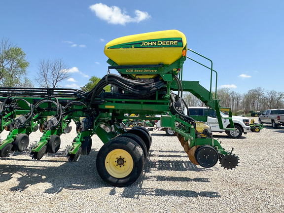2011 John Deere DB90 Planter