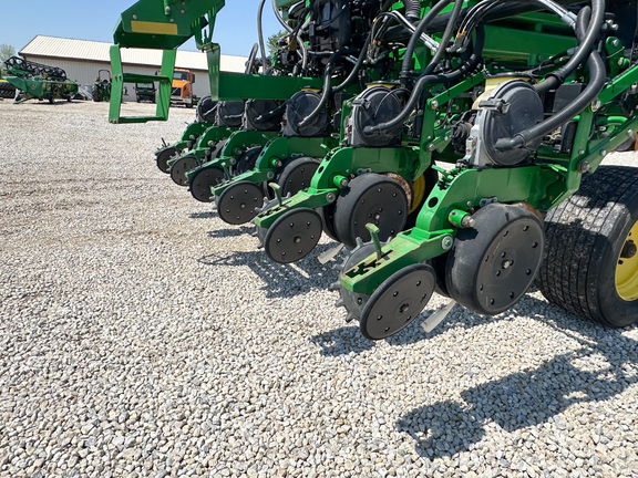 2011 John Deere DB90 Planter