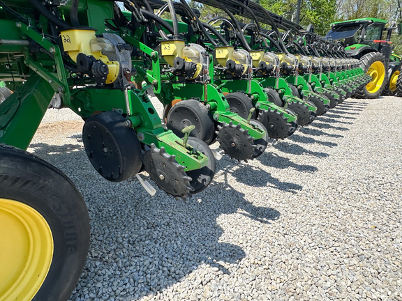 2011 John Deere DB90 Planter