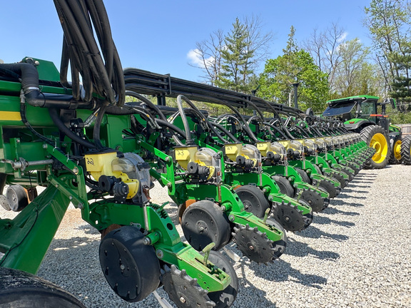 2011 John Deere DB90 Planter
