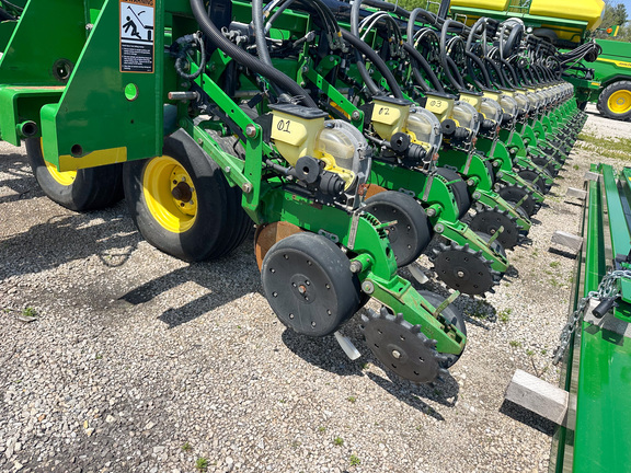 2011 John Deere DB90 Planter