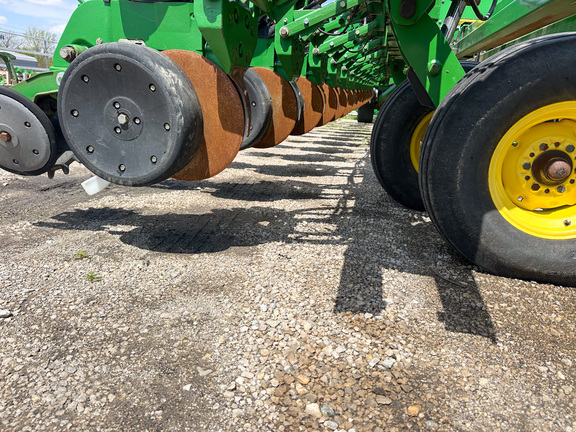2011 John Deere DB90 Planter