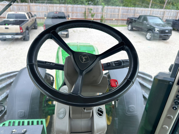 2022 John Deere 8R 250 Tractor